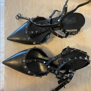 Valentino Garavani Rockstud ankle strap pump